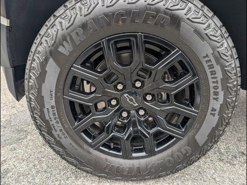 Used 2024 Chevrolet Colorado Trail Boss w/ Advanced Trailering Package image 25