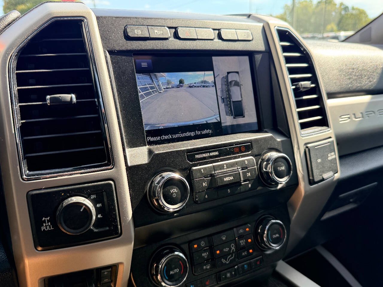 Used 2021 Ford F250 Lariat w/ Lariat Ultimate Package AWD/4WD image 27