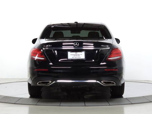 Used 2017 Mercedes-Benz E 300 4MATIC image 6