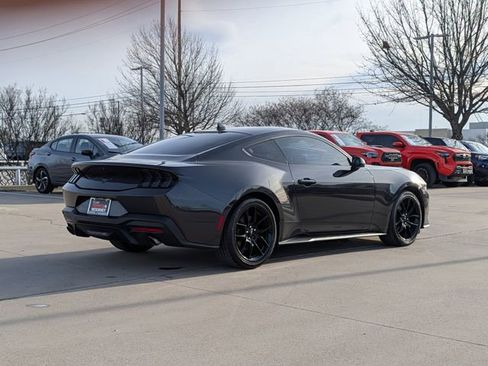 Used 2024 Ford Mustang Coupe image 6