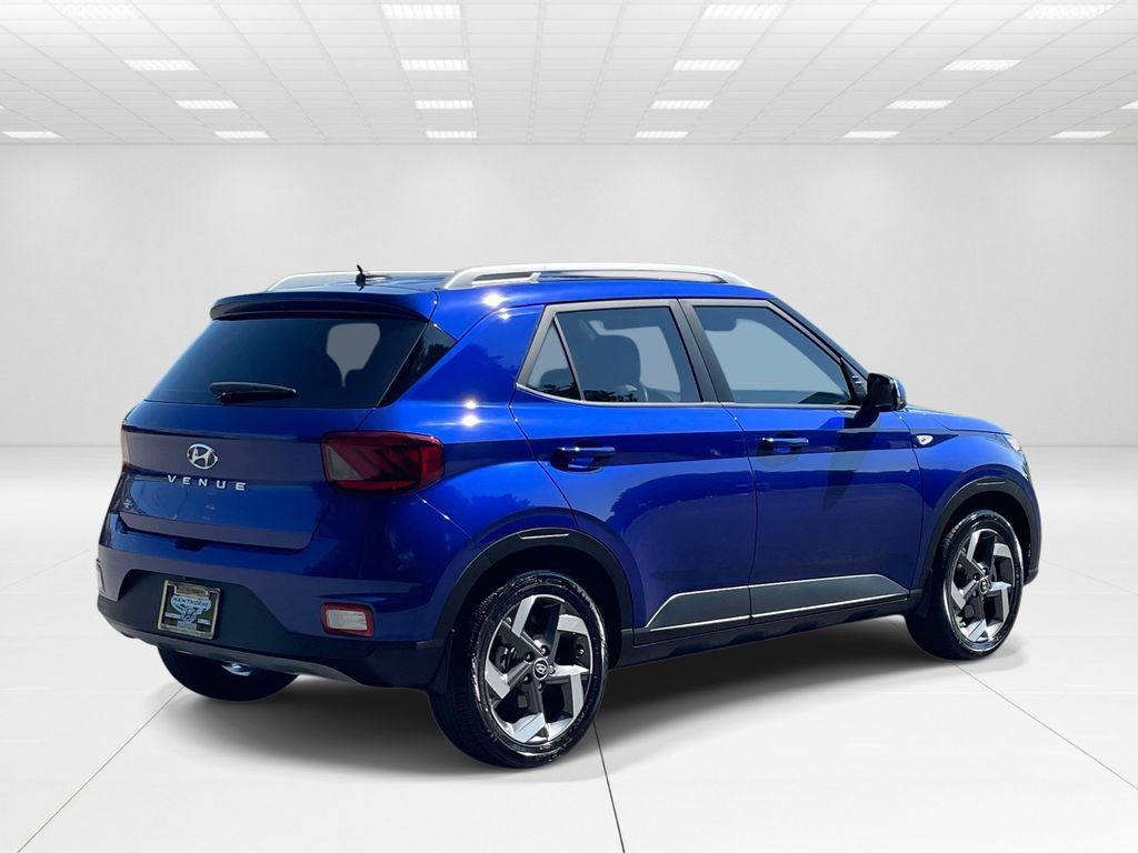 Certified 2023 Hyundai Venue SEL FWD image 6