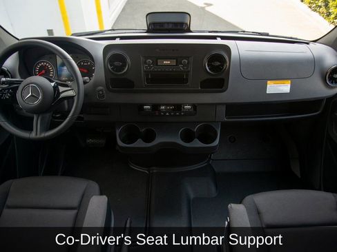 Used 2025 Mercedes-Benz Sprinter 144 Cargo image 21