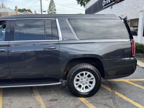 Used 2020 GMC Yukon XL SLT AWD/4WD image 7