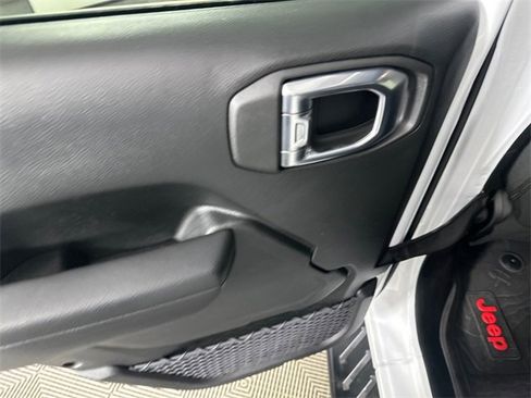 Certified 2023 Jeep Gladiator Sport image 15