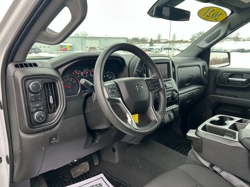 Used 2021 Chevrolet Silverado 1500 Custom Trail Boss w/ Safety Confidence Package image 9