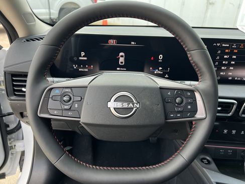 New 2026 Nissan Sentra SR w/ SR Premium Package FWD image 9