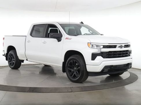 Used 2024 Chevrolet Silverado 1500 RST AWD/4WD image 2
