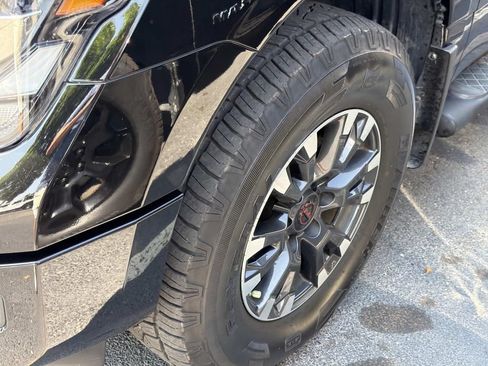 Used 2024 Nissan Titan SV w/ SV Bronze Edition Package RWD image 8