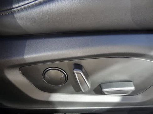 Certified 2022 Ford Explorer XLT w/ Equipment Group 202A image 19