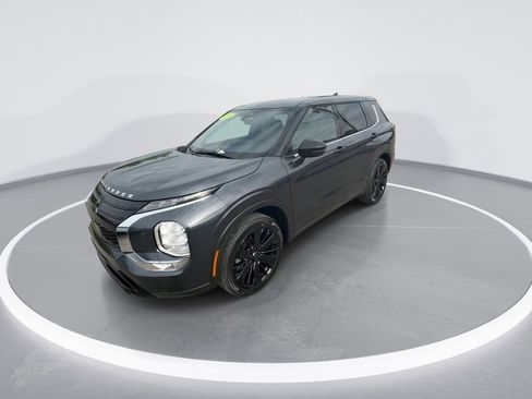 New 2026 Mitsubishi Outlander LE image 4