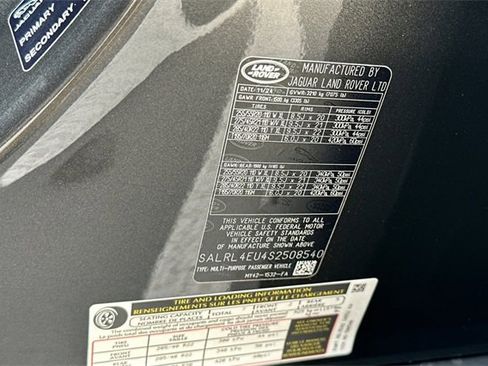 New 2025 Land Rover Discovery Dynamic SE image 29