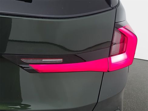 Used 2025 BMW X1 xDrive28i w/ Technology Package image 38