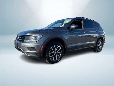 Used 2021 Volkswagen Tiguan S image 2