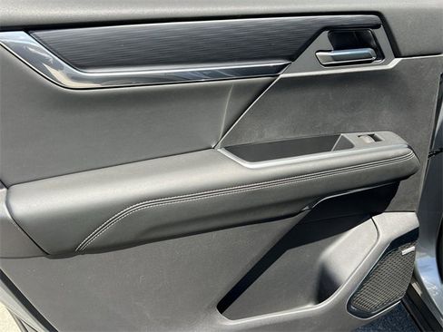 New 2025 GMC Acadia Elevation image 23