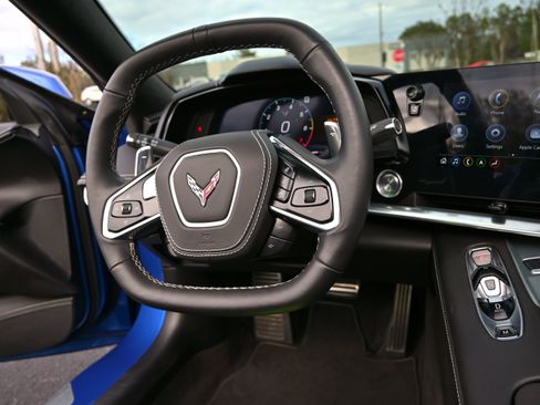 Used 2023 Chevrolet Corvette Stingray Premium Cpe w/ Z51 Performance Package image 12