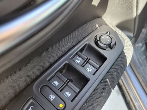 Used 2021 Jeep Renegade Latitude w/ Convenience Group FWD image 13