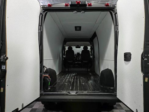 Used 2024 RAM ProMaster 2500 w/ Quick Order Package 22G SLT image 11