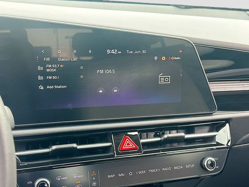 Certified 2025 Kia Niro EX Touring FWD image 15
