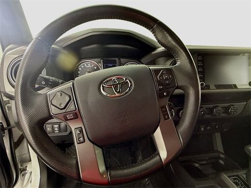 Certified 2020 Toyota Tacoma TRD Off-Road image 11