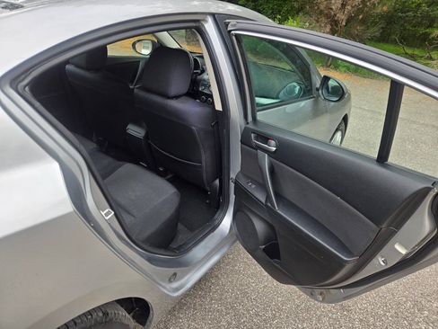 Used 2013 MAZDA MAZDA3 i Touring FWD image 28