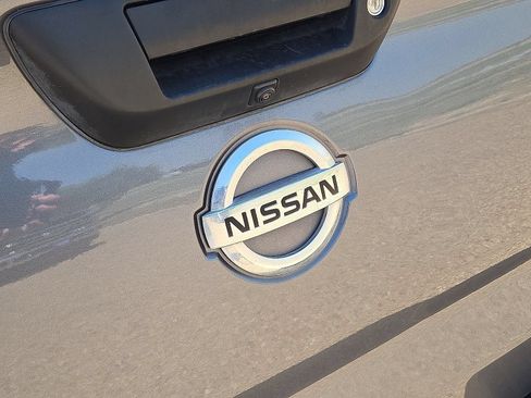 Used 2019 Nissan Titan SV RWD image 12