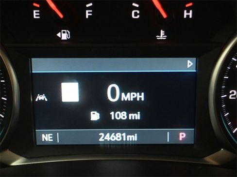 Used 2024 Chevrolet Equinox Premier image 16