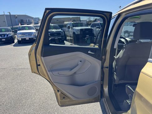 Used 2014 Ford Escape SE w/ Equipment Group 201A FWD image 26