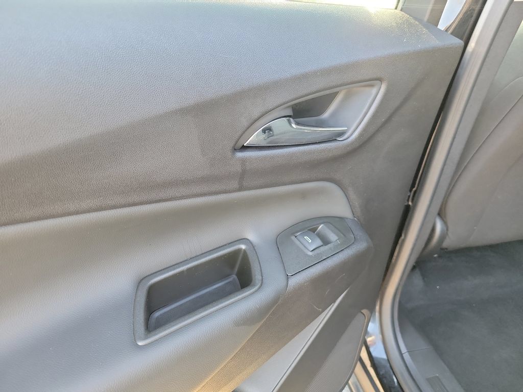Used 2024 Chevrolet Equinox LT FWD image 18
