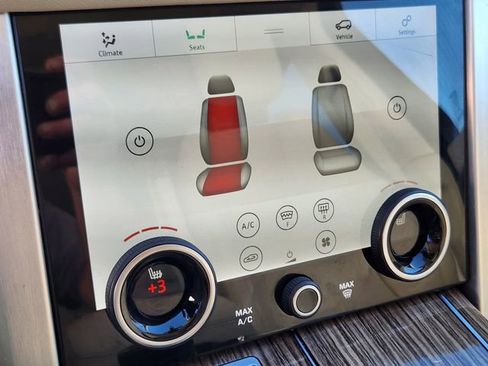 Used 2021 Land Rover Range Rover image 24