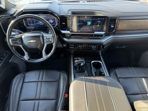 Used 2023 Chevrolet Silverado 1500 High Country w/ High Country Premium Package image 13