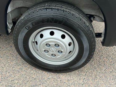 Used 2023 RAM ProMaster 2500 FWD image 9