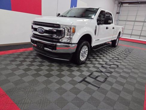 Used 2022 Ford F250 XLT AWD/4WD image 3