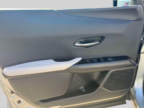 Used 2023 Lexus UX 250h F Sport image 20