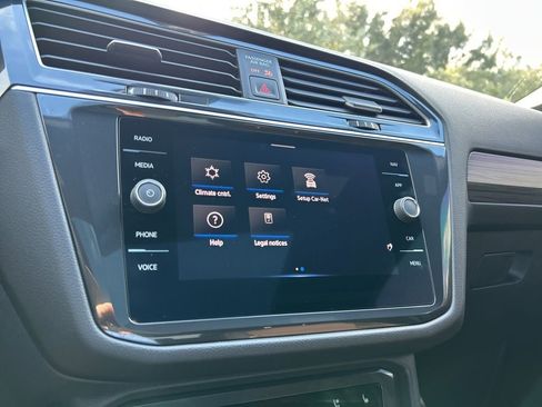 Used 2024 Volkswagen Tiguan SEL R-Line image 34