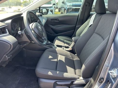 Used 2025 Toyota Corolla LE FWD image 15