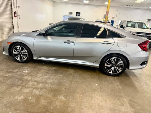 Used 2017 Honda Civic EX-T image 8
