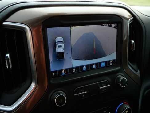 Used 2020 Chevrolet Silverado 1500 High Country w/ Technology Package AWD/4WD image 43