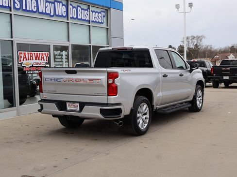 Used 2020 Chevrolet Silverado 1500 Custom w/ Custom Value Package image 3
