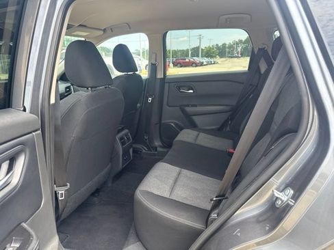 Used 2025 Nissan Rogue SV FWD image 15