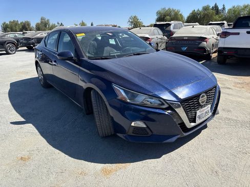 Used 2021 Nissan Altima 2.5 S FWD image 3