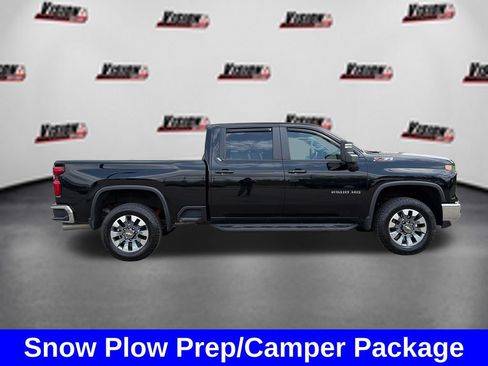 Used 2024 Chevrolet Silverado 2500 LT AWD/4WD image 4