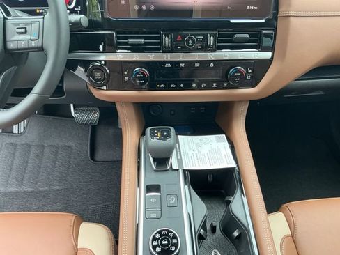 New 2026 Nissan Pathfinder Platinum AWD/4WD image 13