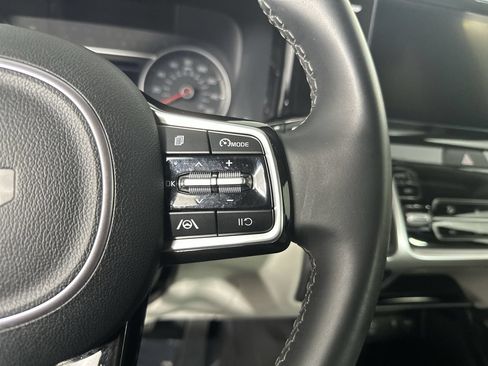 Used 2023 Kia Sorento S FWD image 11