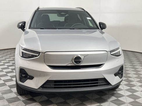 Certified 2023 Volvo XC40 Recharge Ultimate image 4