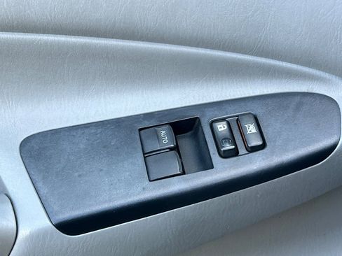 Used 2014 Toyota Tacoma PreRunner w/ SR5 Package image 13