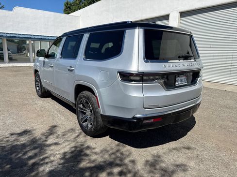 Used 2022 Jeep Grand Wagoneer Series I w/ Flexible Seating Group AWD/4WD image 3