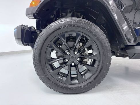 Used 2020 Jeep Wrangler Unlimited Sahara AWD/4WD image 10