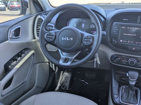 Certified 2025 Kia Soul LX FWD image 15