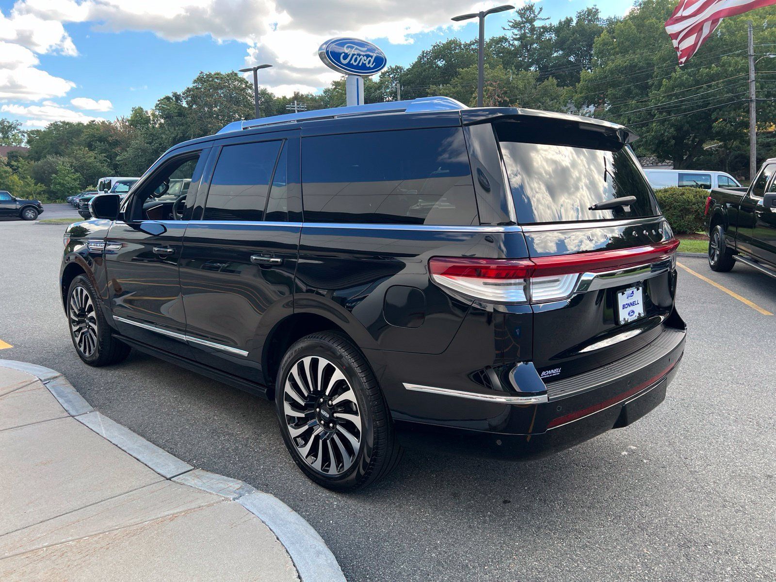 Used 2023 Lincoln Navigator Black Label AWD/4WD image 4