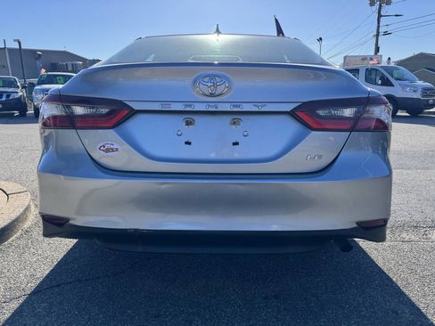 Used 2022 Toyota Camry LE FWD image 8
